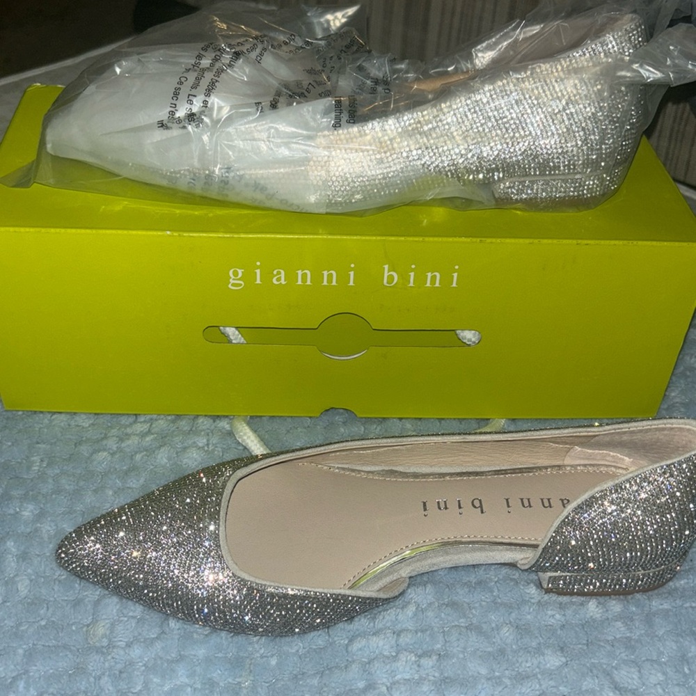 Gianni Bini Beckitt d’Orsay bling flats. BRAND NEW! 2/50$!
